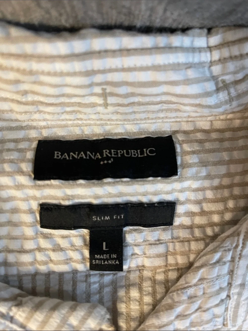 Banana Republic White and Light Brown Seersucker Short-Sleeve Button-Up Shirt